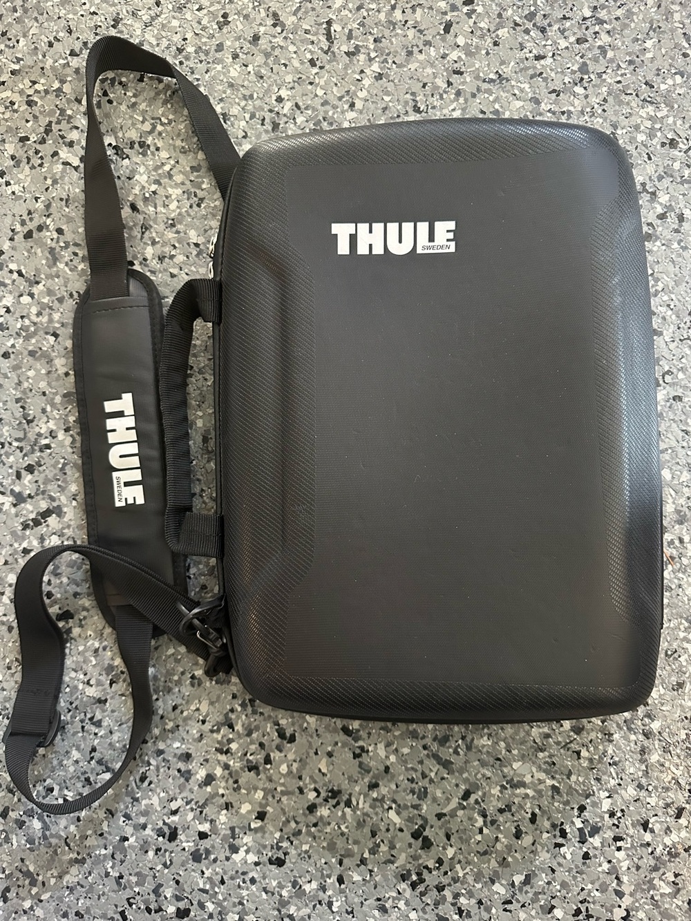 Thule Sweden waterproof hard case Laptop Bag With Shoulder Strap 13” Black
